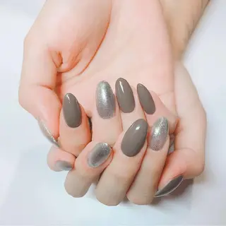 ネイル 指名支持率NO.1 スタイリストのヘアスタイル