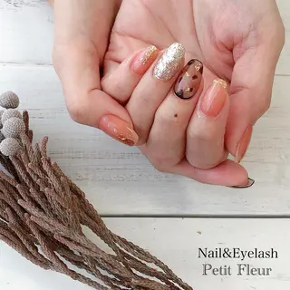 ネイル Petit Fleur所属・青柳 亜梨奈のマツエク・マツパデザイン
