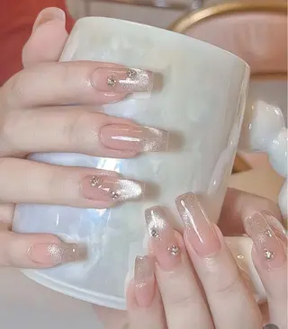 シン アモンのネイルデザイン