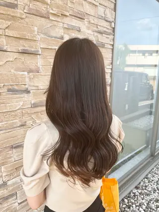 ロング カラー 諸岡 玲のヘアスタイル
