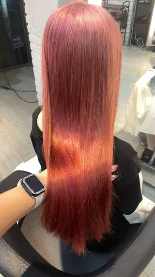 ロング カラー ブリーチ/髪質改善/ ハイトーン/暖色のヘアスタイル