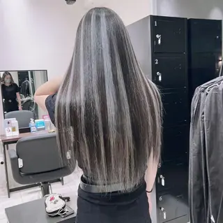 ロング カラー オフホワイトアンドなんば所属・福西 洋斗のヘアスタイル