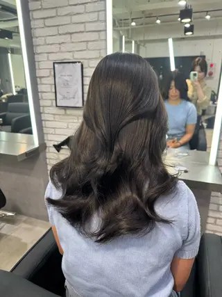 ミディアム カラー 艶カラー♡クール トレンドヘア♡アユミのヘアスタイル