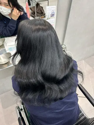 ロング カラー IO イオリのヘアスタイル