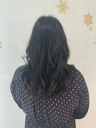 ロング カラー パーマ ハイトーンカラー🤍 山下 優華のヘアスタイル