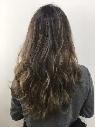 ロング カラー 髪質改善 中川　翔のヘアスタイル