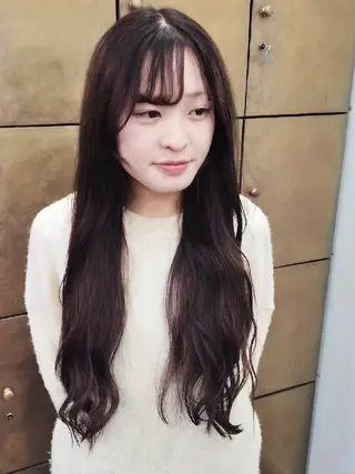 ロング カラー サクライ サナのヘアスタイル