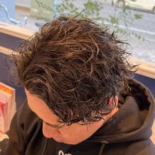 ショート パーマ メンズ 吉田 新平のヘアスタイル