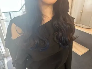 ロング 縮毛•ハイトーン Runaのヘアスタイル