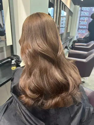 ロング カラー YEAU　PLUS所属・極上の艶髪 RINAのヘアスタイル