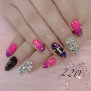 ショート nailsalon 220momokaのネイルデザイン