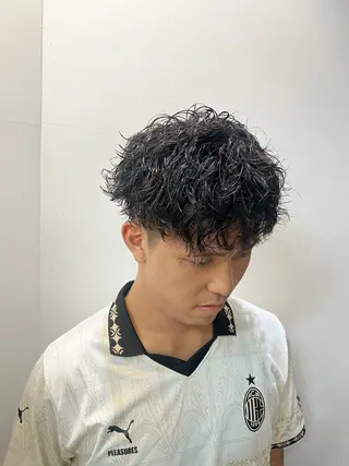 パーマ メンズ ダブルカラー寒色系 ボリューム改善ハヤトのヘアスタイル