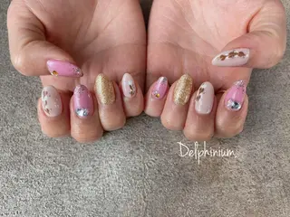 ネイル 岡本 友恵のネイルデザイン