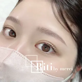 アイブロウ リティーバイメルシー所属・Riti🎀 Asamiのマツエク・マツパデザイン