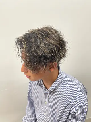 ミディアム カラー メンズ yuika .のヘアスタイル