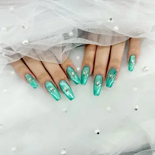 ネイル VIERU YURIのネイルデザイン