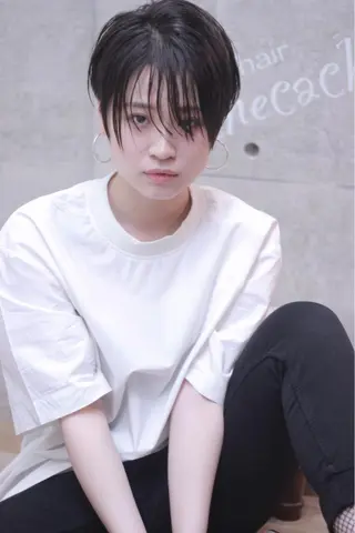 ショート カラー cachecache所属・及川 光のヘアスタイル