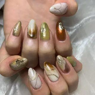 ネイル repos~ルポ~所属・里見 麗のネイルデザイン