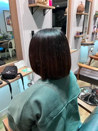 ミディアム カラー ツキダテ ユイのヘアスタイル
