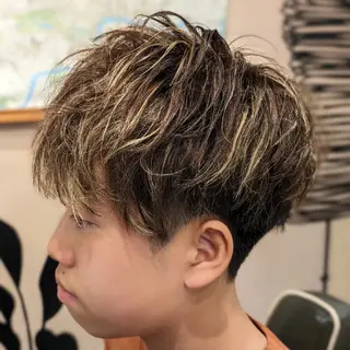 カラー パーマ ミディアム メンズ専門💈シェー ビングOK👍宮林寛のヘアスタイル