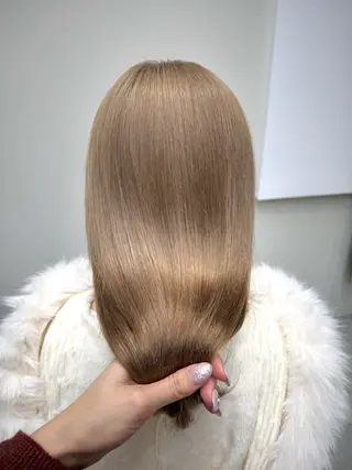 ひかり／ベージュ ／似合わせカットのヘアスタイル