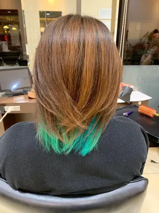 カラー OPERA 赤塚のヘアスタイル