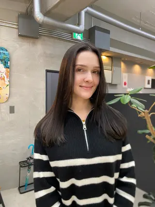 ミディアム 谷口 瑠愛のヘアスタイル