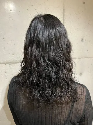 ミディアム 谷口 鈴音のヘアスタイル
