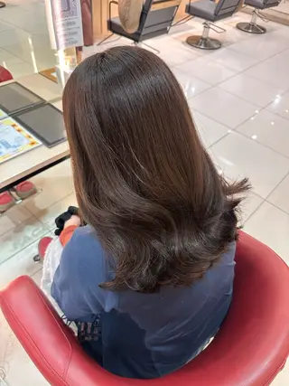 ロング 赤み消し艶カラー・ 透明感カラー×美髪のヘアスタイル