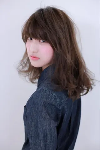 ミディアム 中林 由佳のヘアスタイル