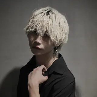 カラー メンズ ラウンドマッシュ/ フェザーショート大阪のヘアスタイル