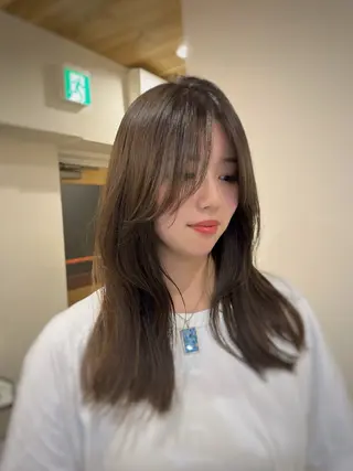 ロング カラー CLOVE所属・下石怜子/レイヤー/ 透明感カラーのヘアスタイル