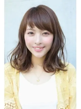 ミディアム ヘアリゾートA i 秋葉原店のヘアスタイル