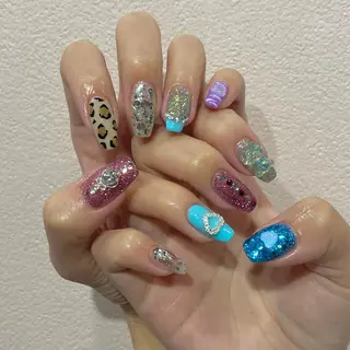 ネイル yuri 🌈のネイルデザイン