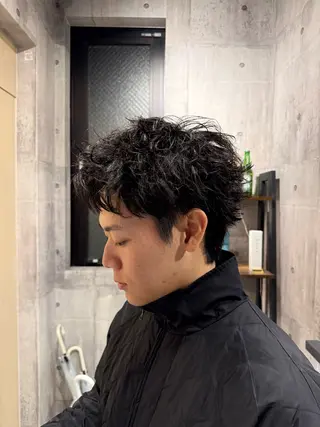 パーマ メンズ 大阪梅田メンズサロン メンズパーマ荒川琢磨のヘアスタイル