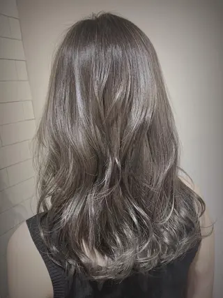 セミロング 坂本 なつきのヘアスタイル