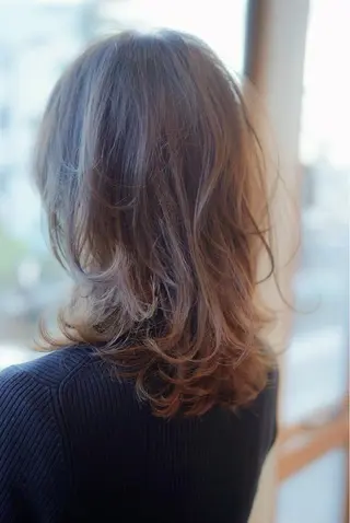 ミディアム カラー ROOTS hair design所属・ナガス カズアキのヘアスタイル