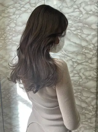 セミロング カラー YEAU　PLUS所属・極上の艶髪 RINAのヘアスタイル