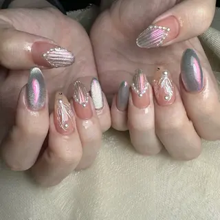 ネイル repos~ルポ~所属・里見 麗のネイルデザイン