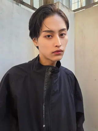 メンズ メンズ ヘアメイク  ハイトーン キャロのヘアスタイル