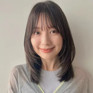 ミディアム カラー あやめ【顔まわり/レ イヤー/柔らかカラ】のヘアスタイル