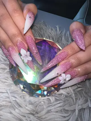 ネイル シェヌネイル JURAのネイルデザイン