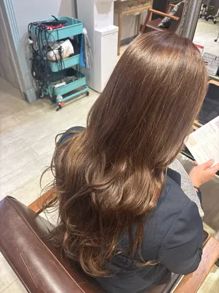 セミロング ニュアンスカラー 川野莉空のヘアスタイル