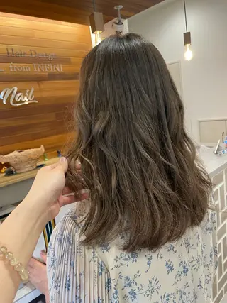 ロング カラー no4ナチュラル戸祭所属・山越 美裕樹のヘアスタイル