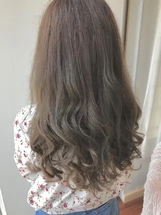 ロング 森 宇旦のヘアスタイル