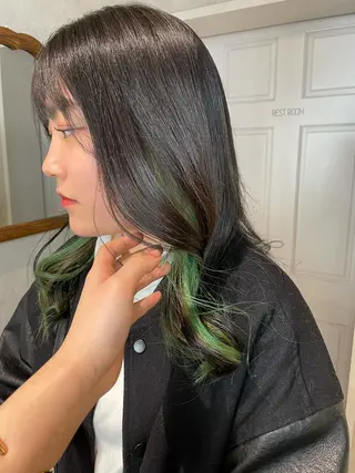 セミロング カラー ナチュラル透明感🌱 小山美樹子のヘアスタイル