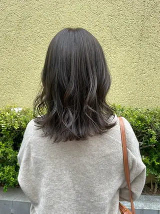 ミディアム GO TODAY SHARE SALON 原宿本店所属・ブリーチ/ハイトーン 艶カラー/ユリナのヘアスタイル