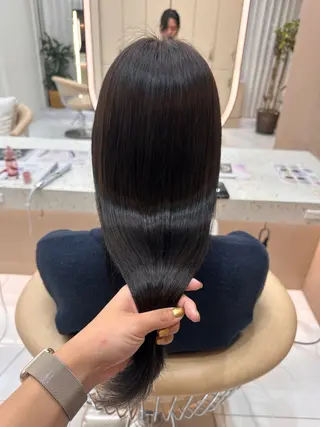 ロング オリーブカラー 長谷川のヘアスタイル