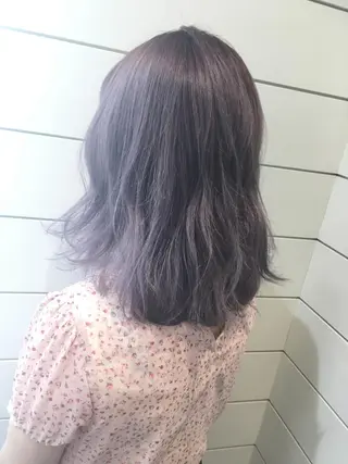 セミロング カラー 鍵山 千秋のヘアスタイル