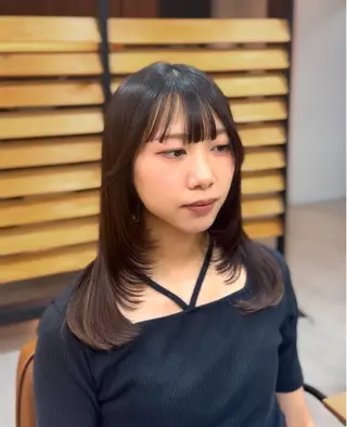 セミロング yuzua/オリーブ /透明感/レイヤーのヘアスタイル